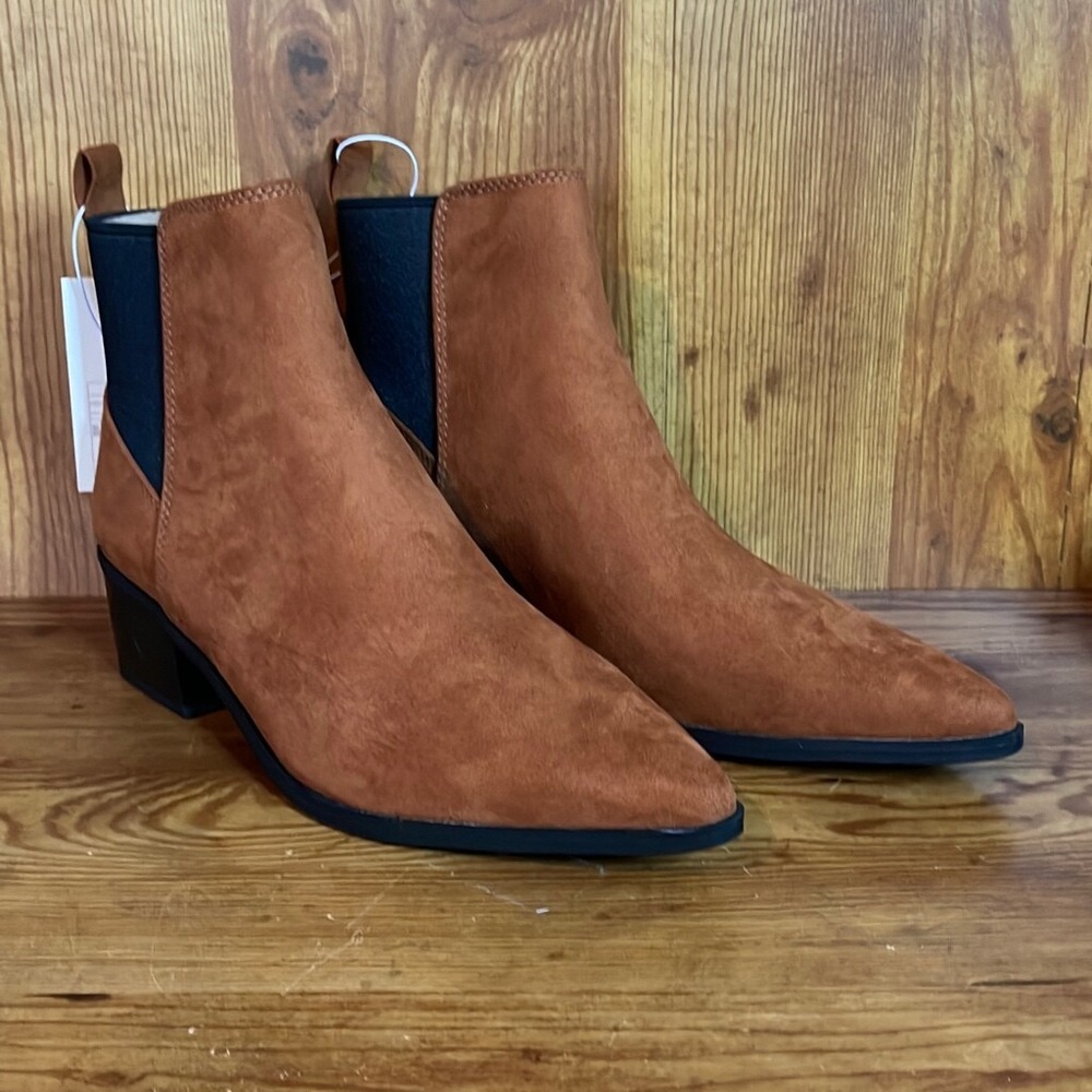 A new day Women's Gwen Low Shaft Heeled Boots Cognac and Black size 9.5 NEW